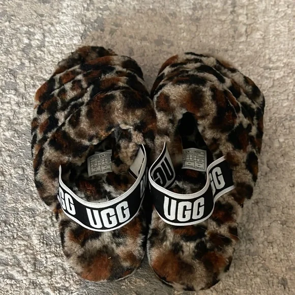 Gently used leopard print slippers - Picture 3 of 3